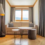 Laschenskyhof & Hotel 4*