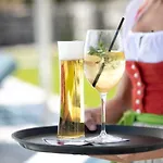 Laschenskyhof & Hotel 4*