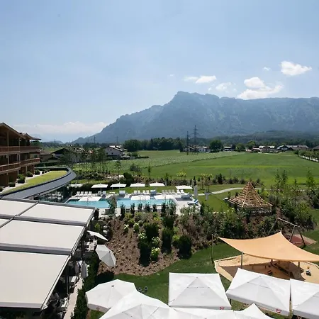 Laschenskyhof & Hotel 4*