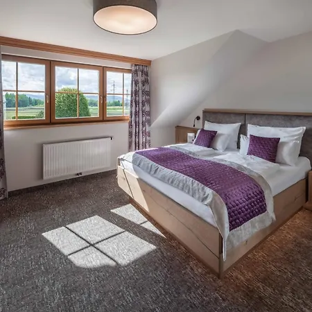 Laschenskyhof & Hotel 4*