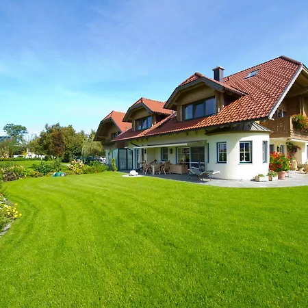 Laschenskyhof & 4*